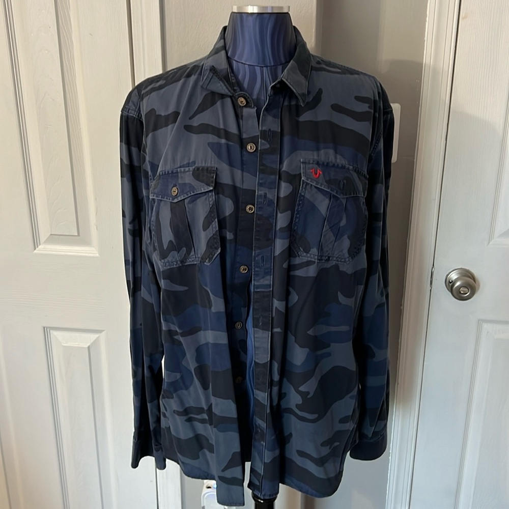 True Religion camouflage men’s shirt